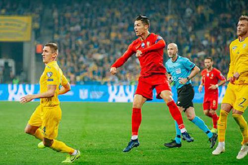 巴萨3-2力克皇马卫冕西超杯 弗里克执教四冠创纪录  